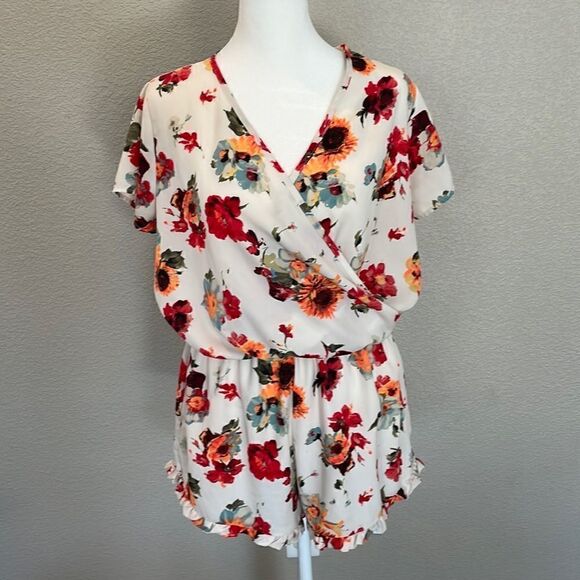 12 pm by Mon Ami Sunflower Romper - Picture 1 of 2